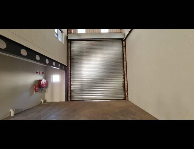 350M² WAREHOUSE TO LET IN WYCHWOOD